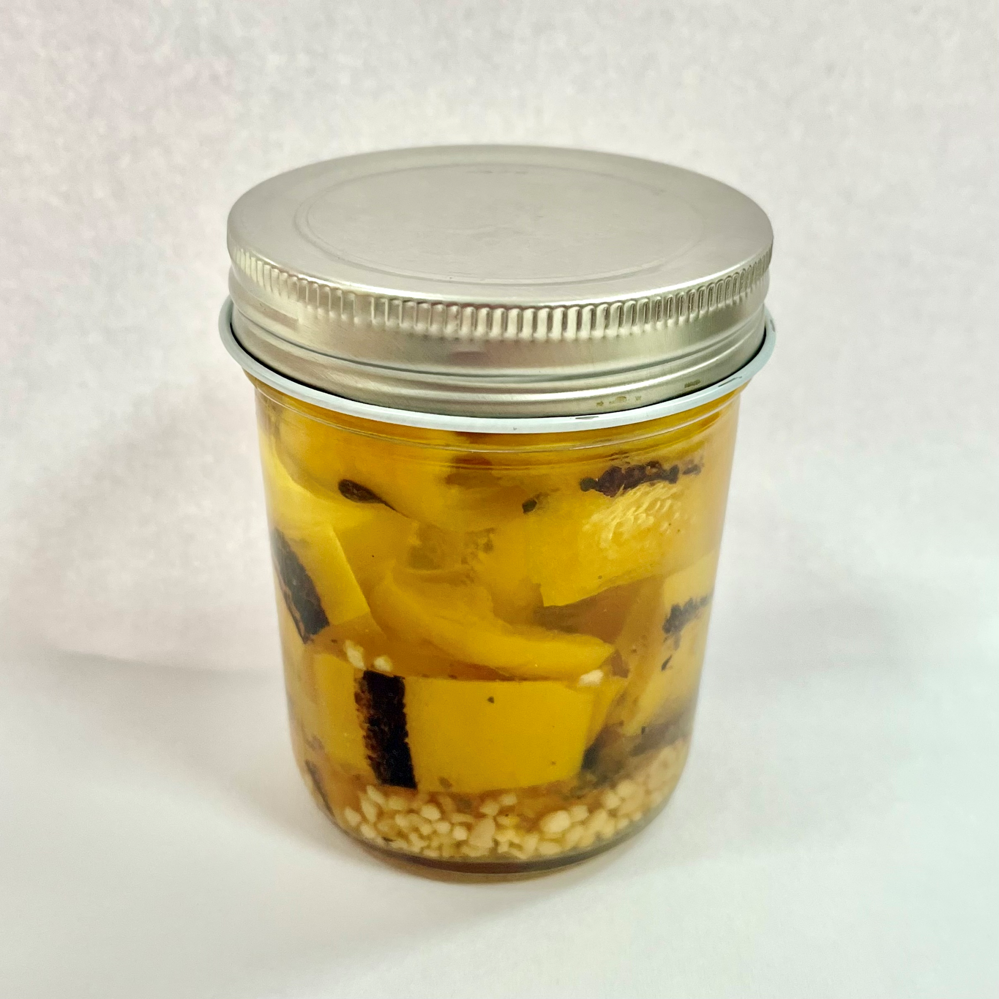 Roasted yellow pepper in oil